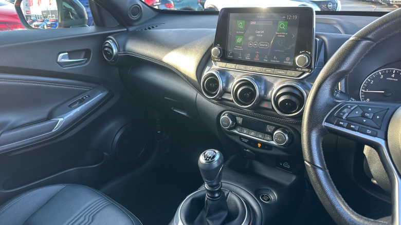 Nissan Juke 1.0 DiG-T 114 Tekna 5dr Petrol Hatchback